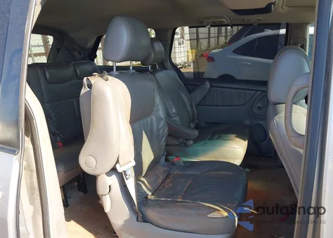 2005 Toyota Sienna Xle/Xle Limited z USA, uszkodzony, nr VIN 5TDZA22C75S289728